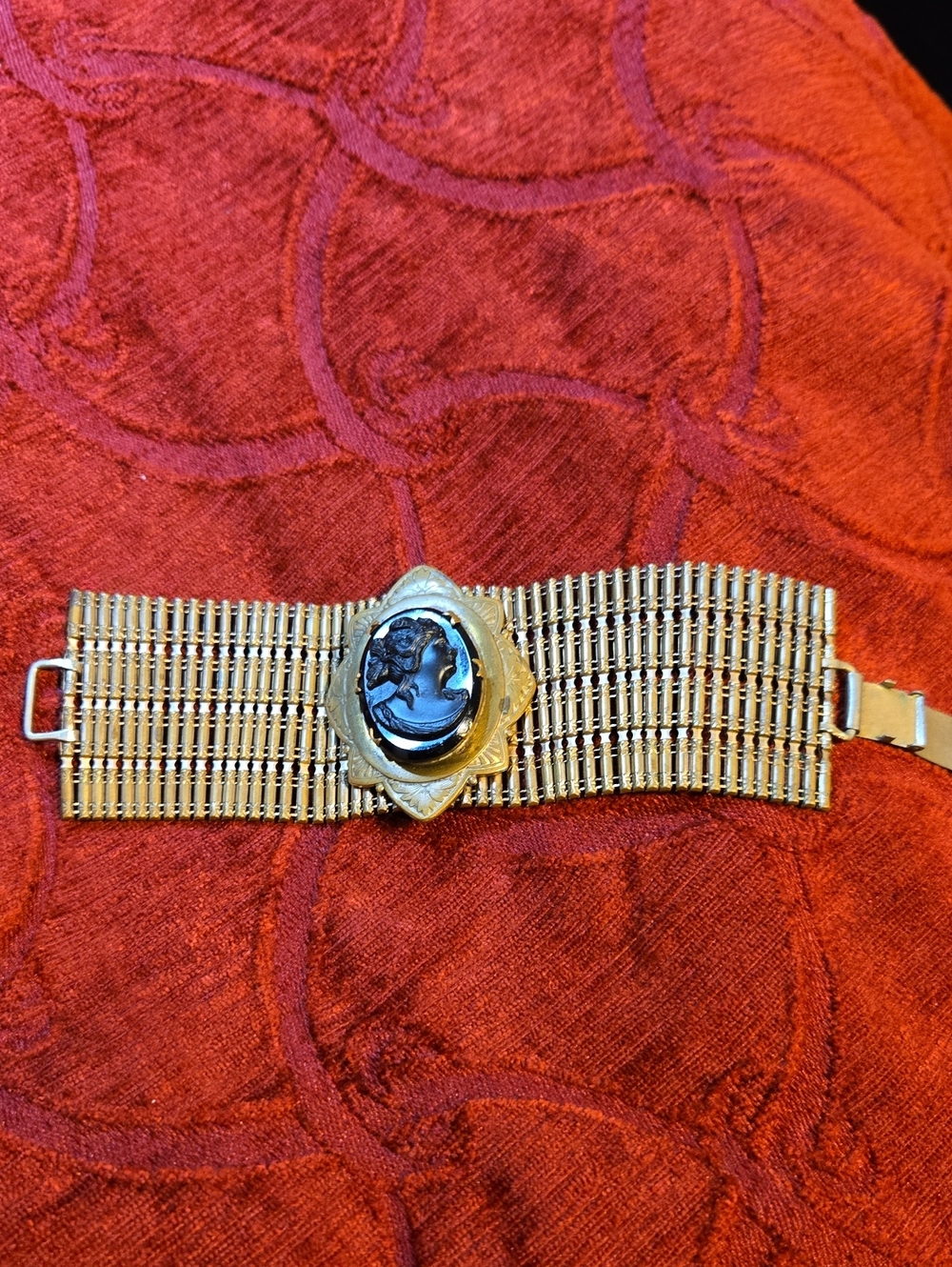 Vintage Mid-Century Victorian Revival Wide Gold Mesh Black Cameo Bracelet 7"